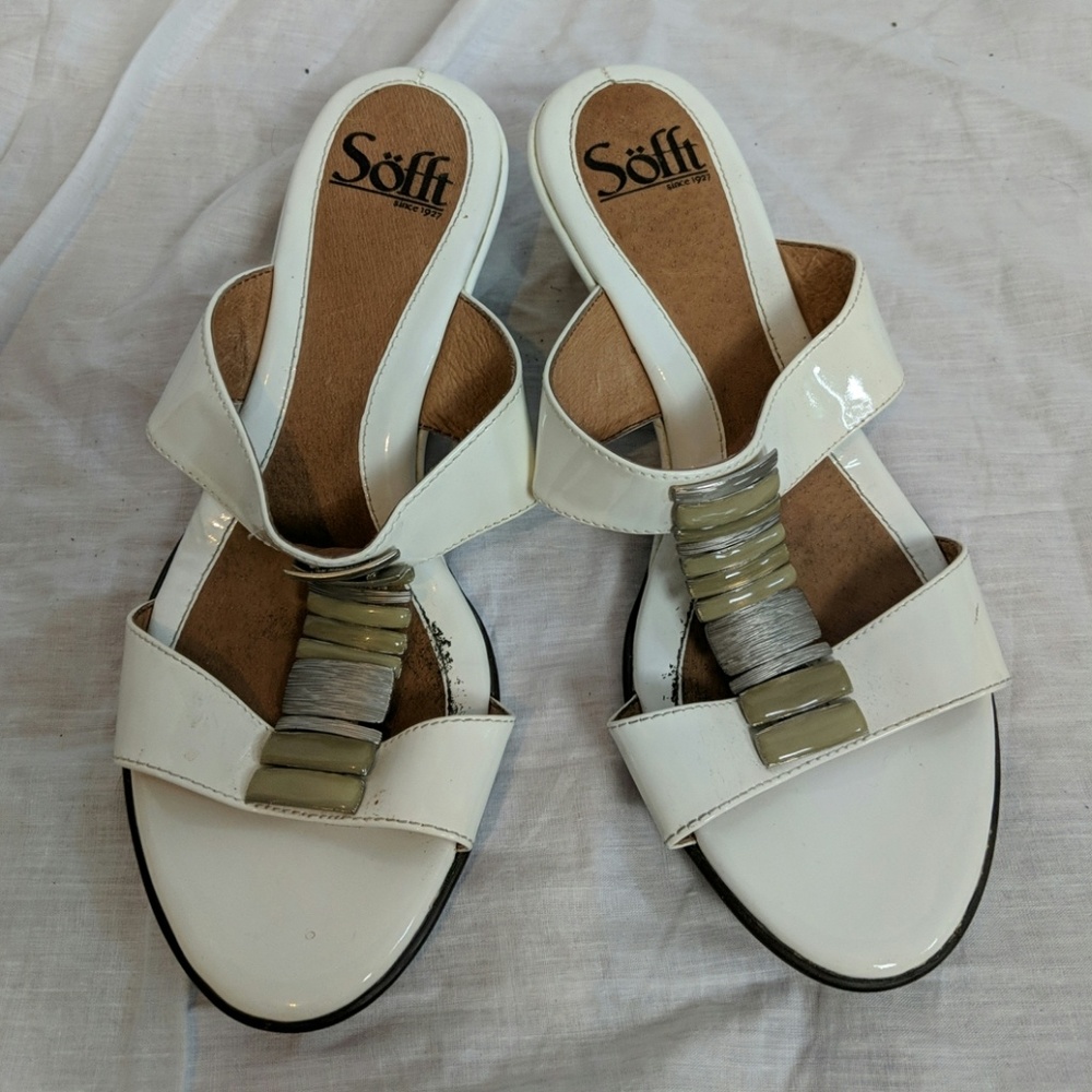 White wedges